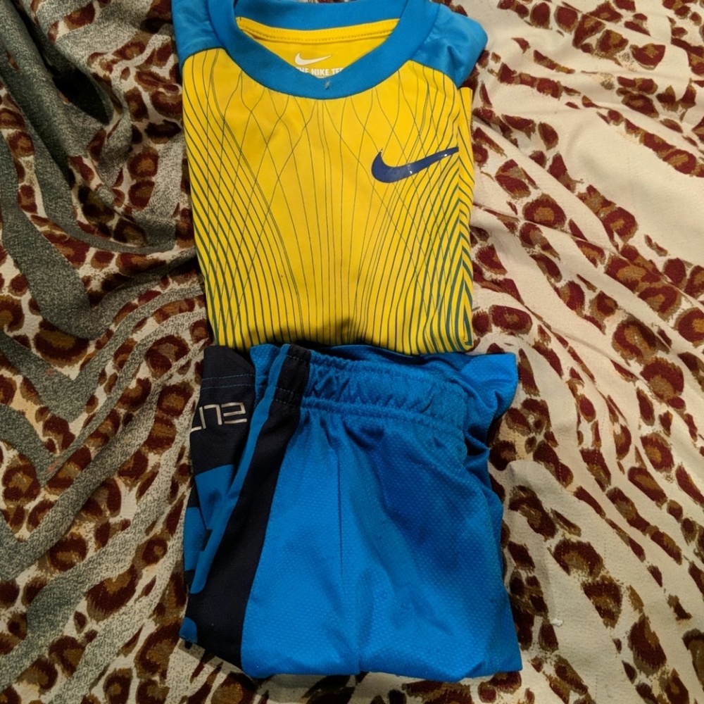 2pc Nike Size 6 Short Outfit